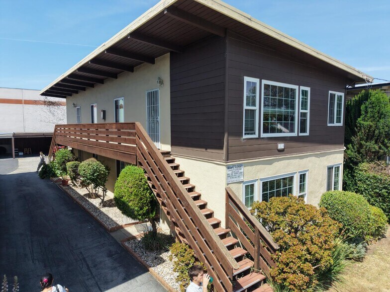 1120 Elmer St, Belmont, CA à vendre - Photo de l’immeuble – Image 2 sur 10