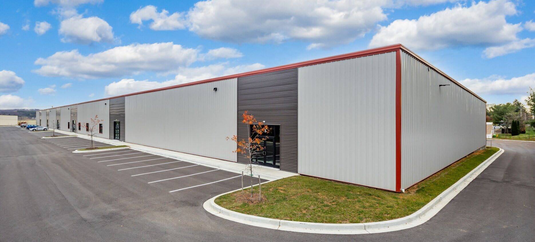 331 Aviation Way, Frederick, MD à louer Photo de l’immeuble– Image 1 sur 6