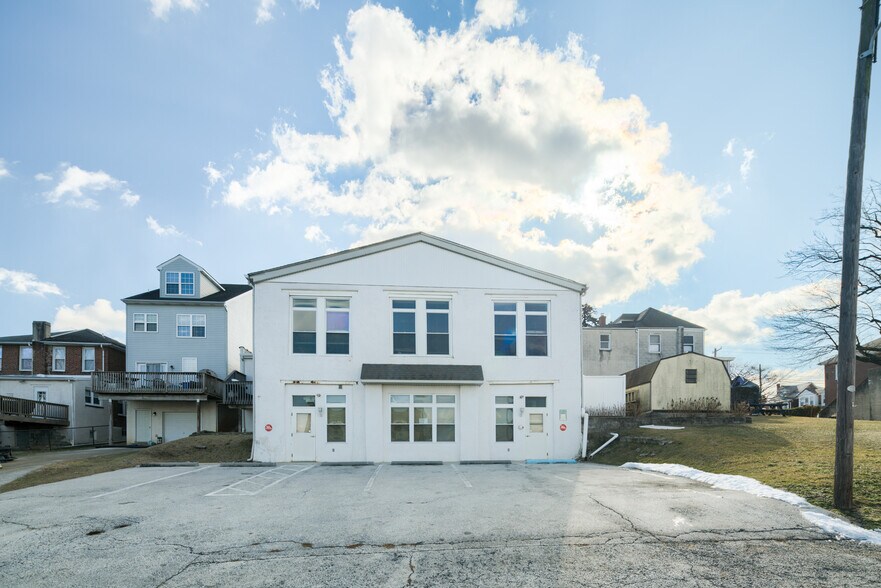 918 Maple St, Conshohocken, PA à louer - Photo de l’immeuble – Image 2 sur 7