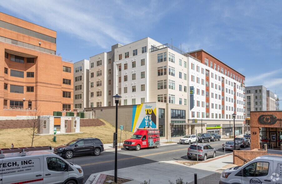 22 E Susquehanna Ave, Towson, MD à louer - Photo de l’immeuble – Image 2 sur 5