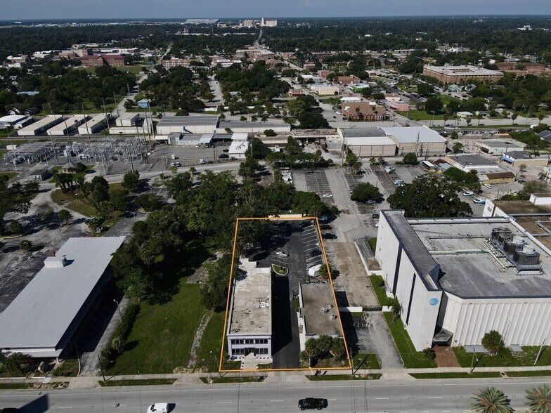 240 N Ridgewood Ave, Daytona Beach, FL à vendre - Photo de l’immeuble – Image 2 sur 12