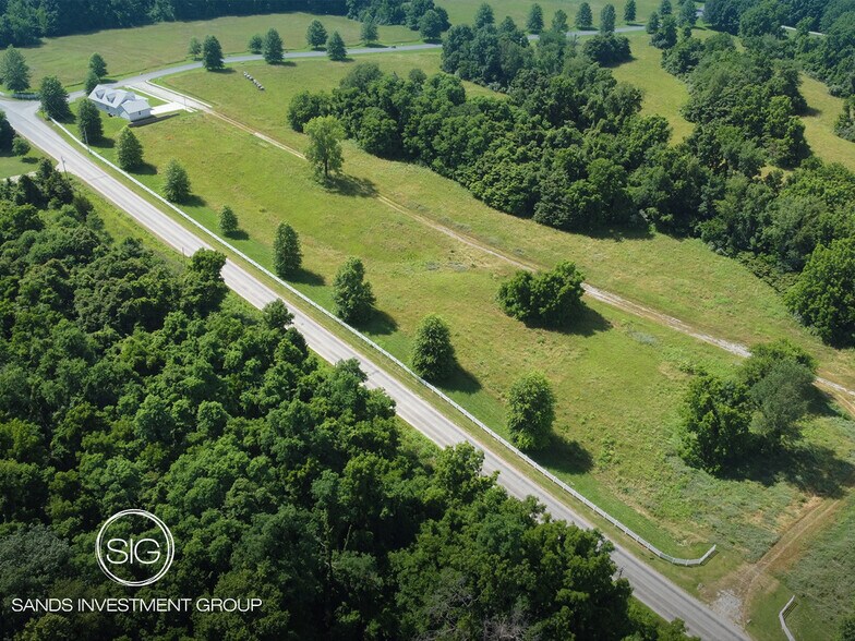 843 Ben Franklin Street, Cloverdale, IN à vendre - Photo principale – Image 1 sur 5