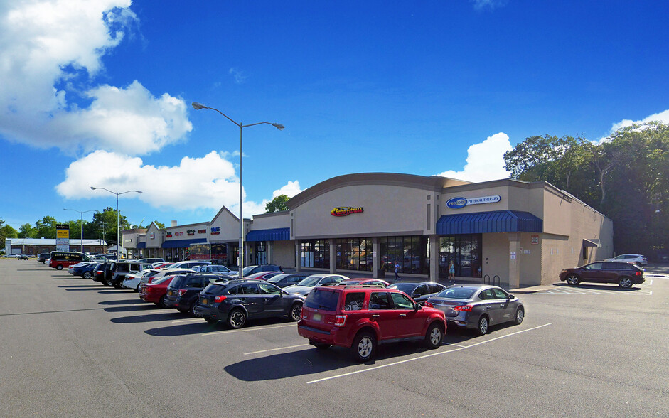 100 N Middletown Rd, Pearl River, NY à louer - Photo de l’immeuble – Image 1 sur 5