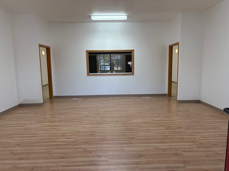 4212 N Illinois St, Swansea, IL à louer - Photo de l’immeuble – Image 3 sur 9