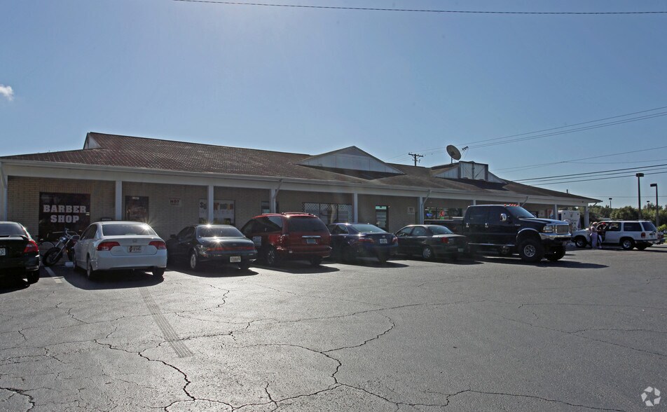 1301 Kingsway Rd, Brandon, FL à louer - Photo de l’immeuble – Image 2 sur 2