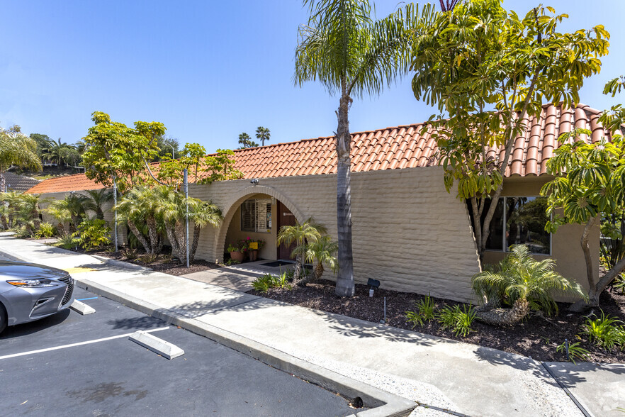 763-781 Academy Dr, Solana Beach, CA à louer - Photo principale – Image 1 sur 12