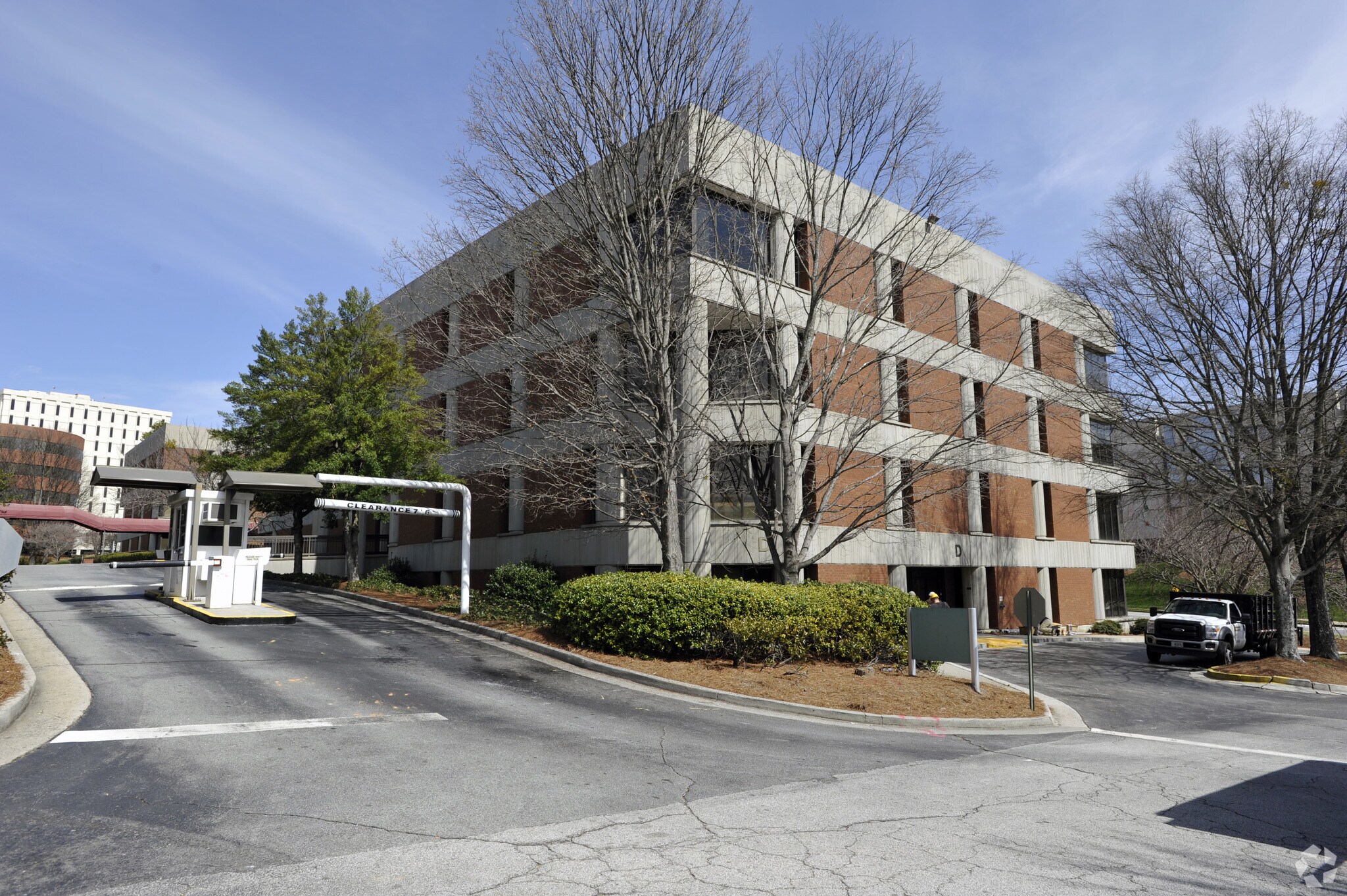 993 Johnson Ferry Rd NE, Atlanta, GA à louer Photo principale– Image 1 sur 5