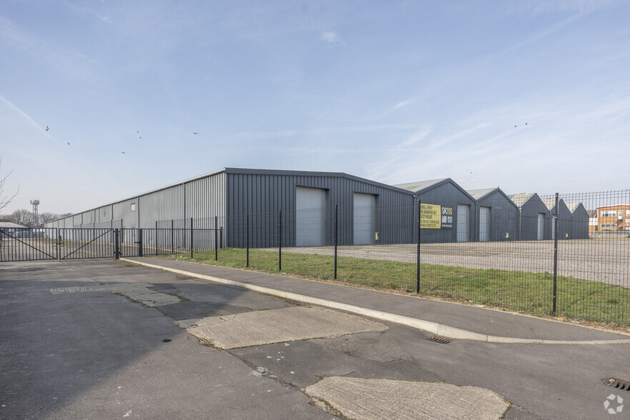 Cheney Manor Industrial Est, Swindon à louer - Photo principale – Image 2 sur 4