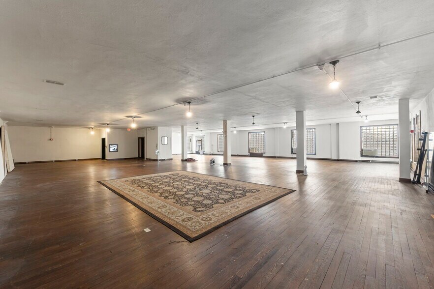 235-239 S Washington St, Naperville, IL à vendre - Photo de l’immeuble – Image 3 sur 6