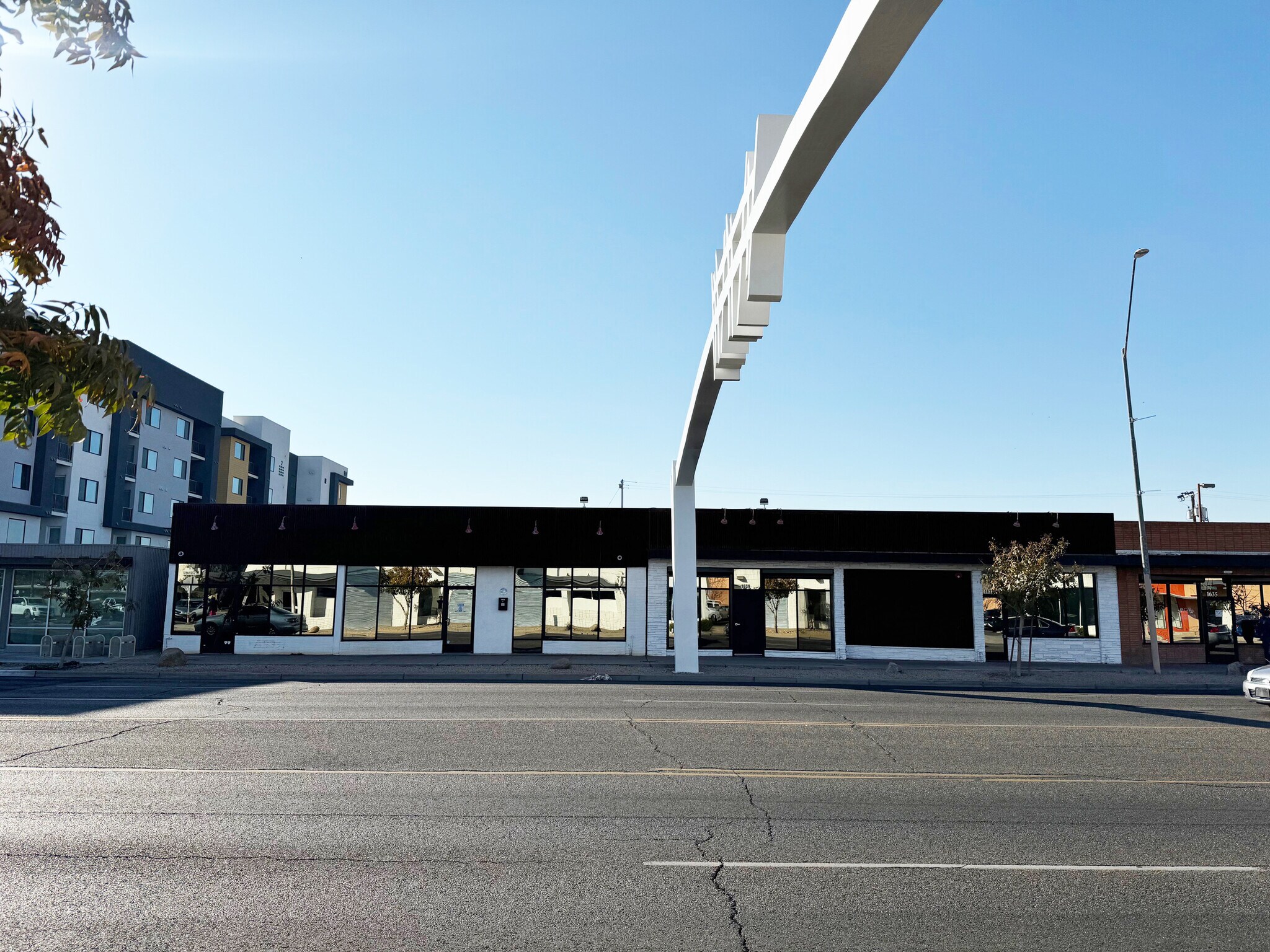 1639 E McDowell Rd, Phoenix, AZ à vendre Photo de l’immeuble– Image 1 sur 11