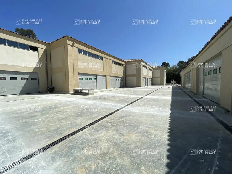 Local d’activités dans Valbonne à louer - Photo de l’immeuble – Image 2 sur 25