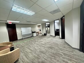 12801 N Central Expy, Dallas, TX à louer Photo intérieure– Image 2 sur 4