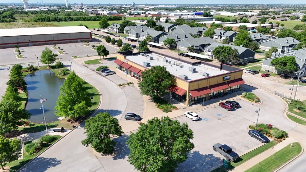 150-180 W 15th St, Edmond, OK à louer - Aérien – Image 2 sur 3