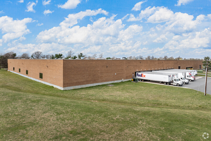 120 Herrod Blvd, South Brunswick, NJ à louer - Photo de l’immeuble – Image 3 sur 5