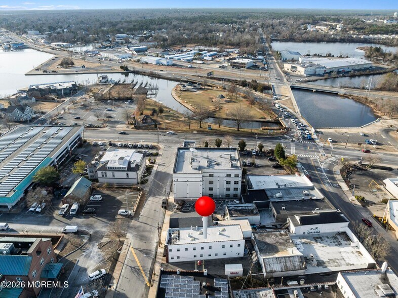 20 Robbins St, Toms River, NJ à vendre - Photo de l’immeuble – Image 3 sur 7