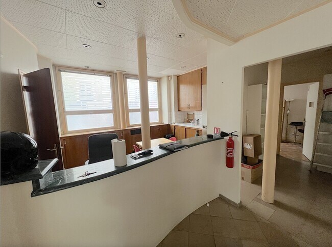 Plus de détails pour Local commercial à vendre