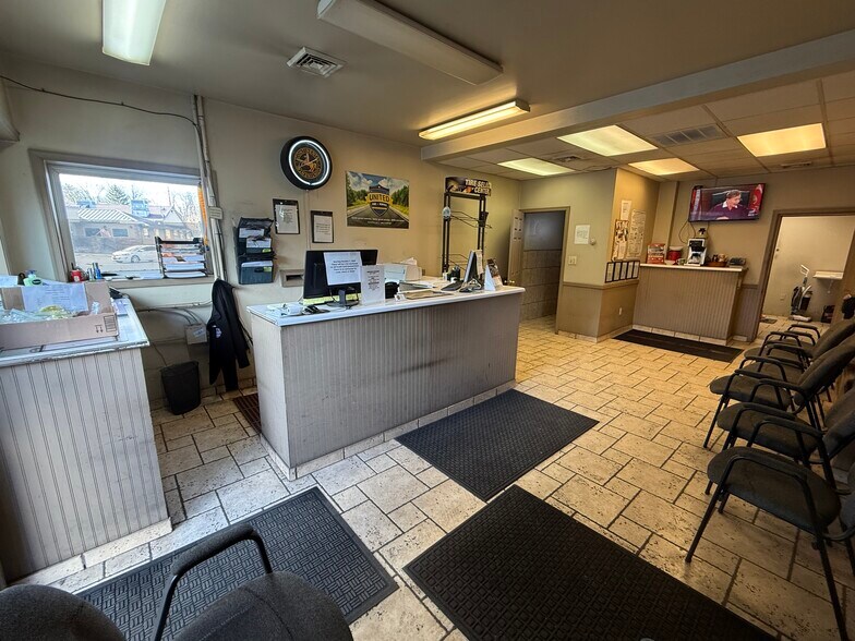 4094 Chestnut St, Emmaus, PA à louer - Photo de l’immeuble – Image 3 sur 9