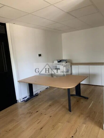Bureau dans Champigny-sur-Marne à louer - Photo de l’immeuble – Image 3 sur 14