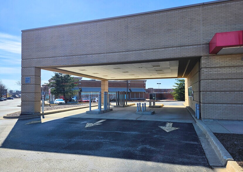 899 N Randall Rd, Batavia, IL à louer - Photo de l’immeuble – Image 3 sur 7