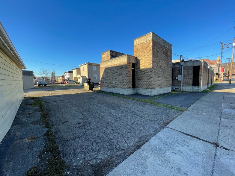 1126 6th Ave, Beaver Falls, PA à vendre - Photo de l’immeuble – Image 3 sur 21