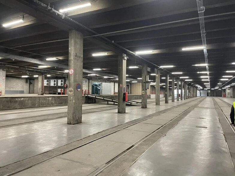 Industriel/Logistique dans Paris à louer - Photo de l’immeuble – Image 3 sur 14