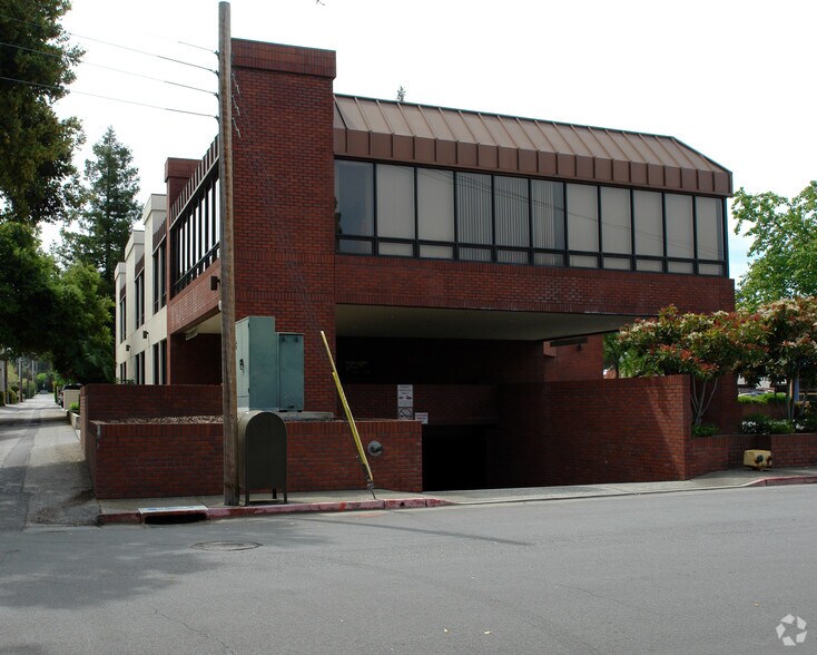 419 S San Antonio Rd, Los Altos, CA à louer - Photo de l’immeuble – Image 2 sur 3
