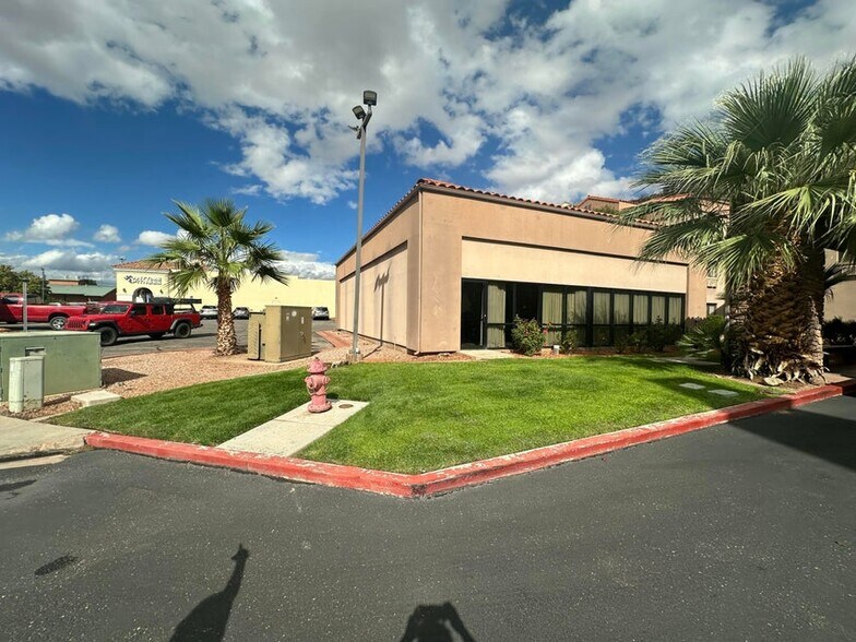1440 St. George Boulevard, Saint George, UT à louer - Photo principale – Image 1 sur 5