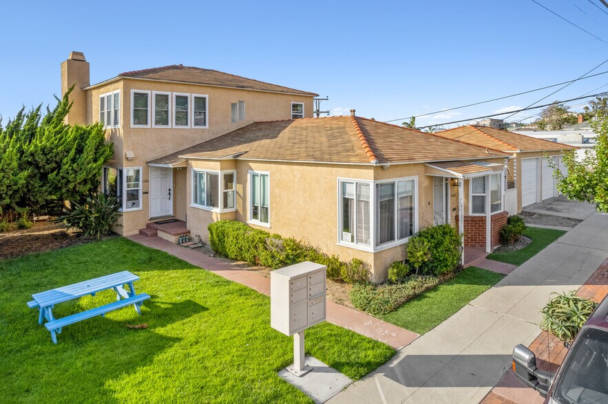 1558 Ebers St, San Diego, CA à vendre - Photo de l’immeuble – Image 2 sur 38