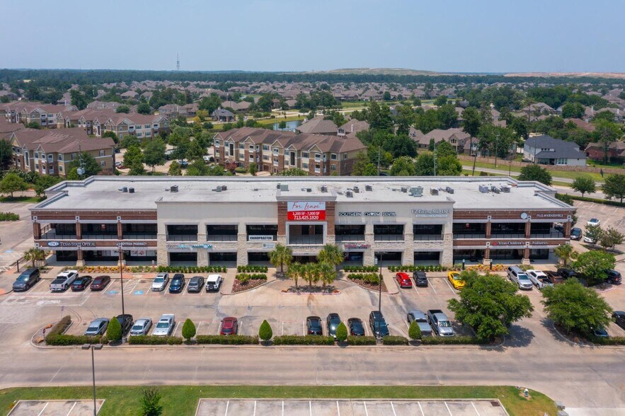 9701 N Sam Houston Pky, Humble, TX à louer - Photo de l’immeuble – Image 3 sur 19