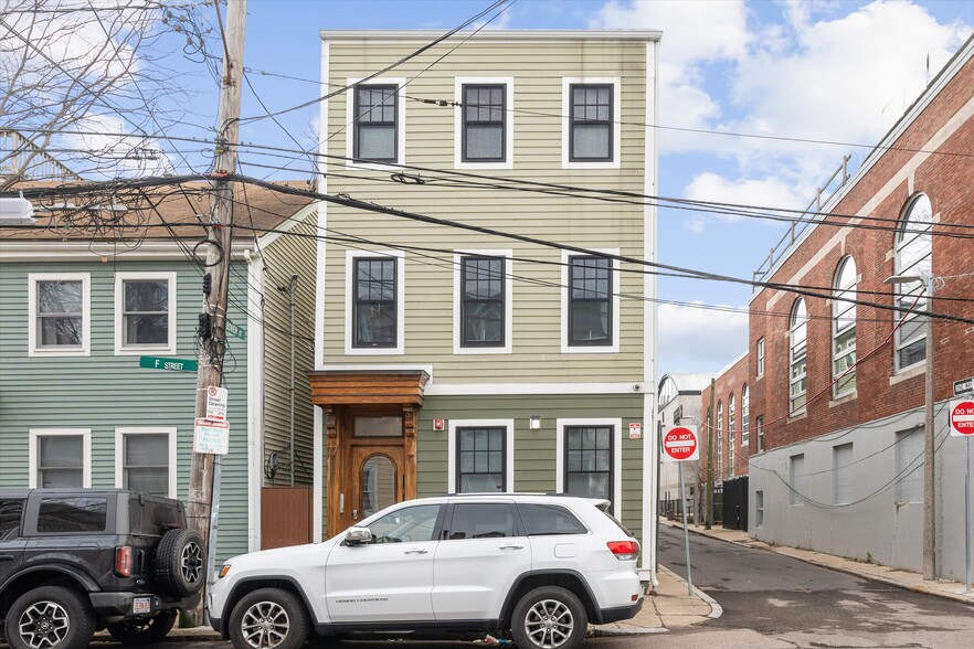 75-77 F St, Boston, MA à vendre - Photo principale – Image 1 sur 42