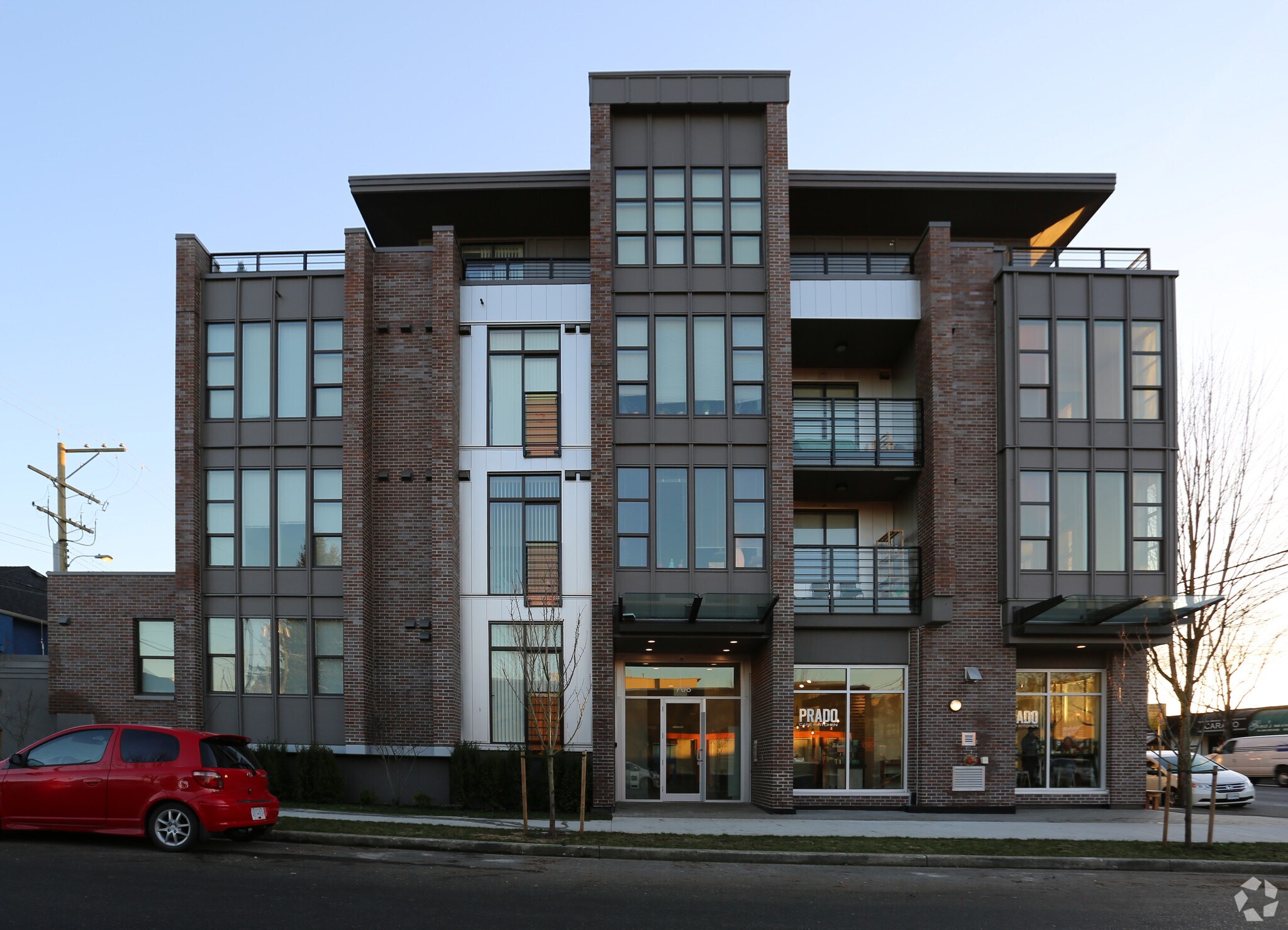 708 E 26th Ave, Vancouver, BC à vendre Photo principale– Image 1 sur 19