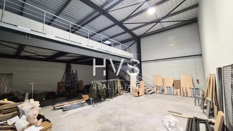 Local d’activités dans Saint-Estève-Janson à louer - Photo intérieure – Image 2 sur 3