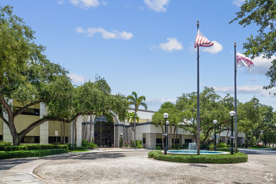5300 Broken Sound Blvd NW, Boca Raton, FL à louer - Photo de l’immeuble – Image 2 sur 29