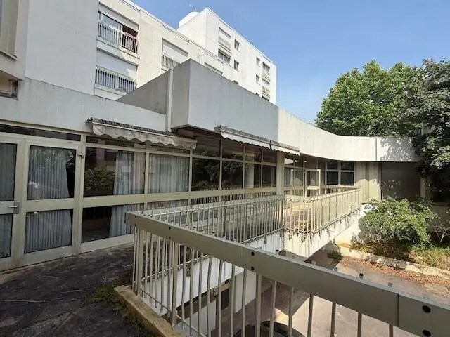 Local commercial dans Paris à louer - Photo de l’immeuble – Image 3 sur 18