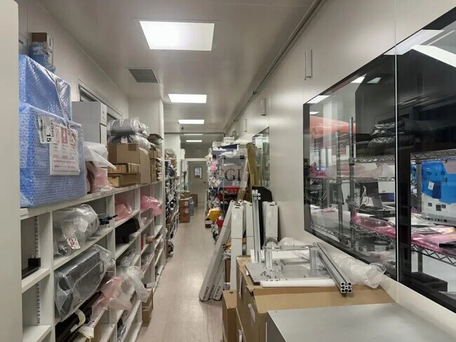 Plus de détails pour 611 Rue Aristide Berges, Montbonnot-Saint-Martin - Bureau à louer