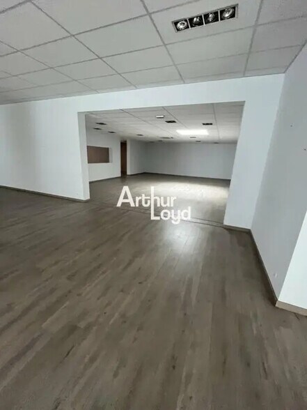 Local commercial dans Vallauris à louer - Photo intérieure – Image 3 sur 7