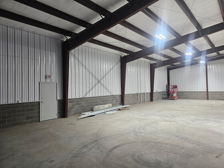 2740 Old Austin Peay Hwy, Memphis, TN à louer - Photo de l’immeuble – Image 2 sur 12