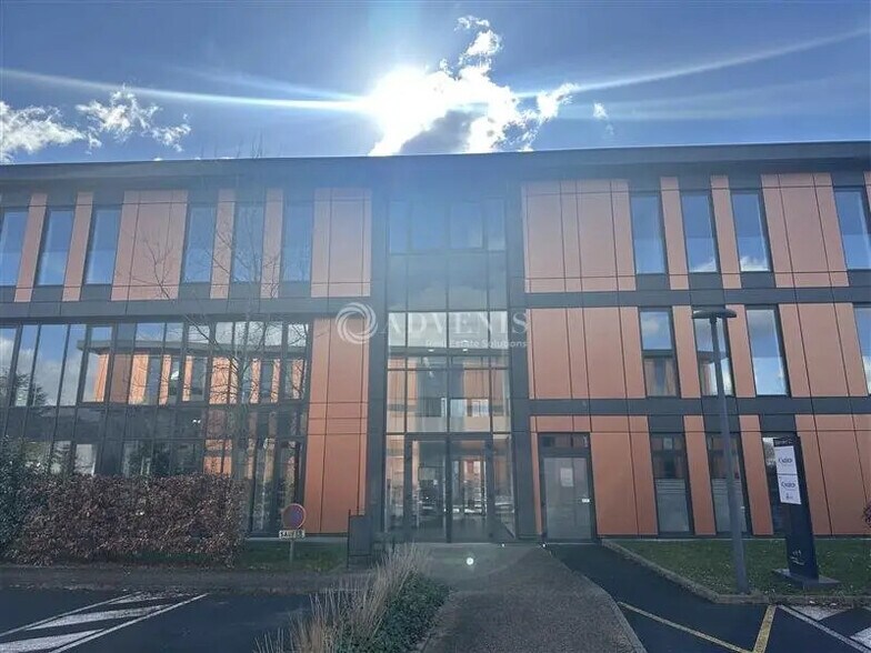 Bureau dans Lesquin à louer - Photo de l’immeuble – Image 2 sur 10