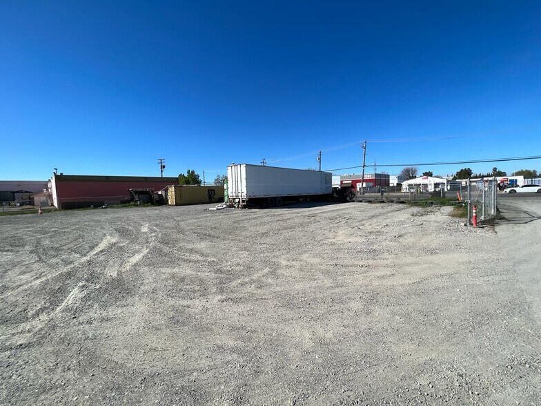 1310 E Beamer St, Woodland, CA à vendre - Photo de l’immeuble – Image 3 sur 22