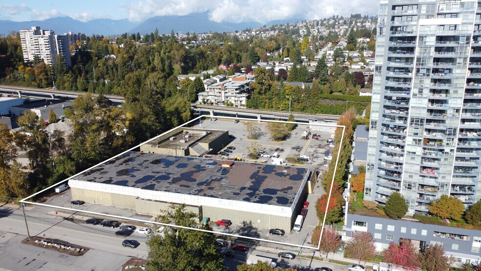 5502 Lougheed Hwy, Burnaby, BC à vendre - Photo de l’immeuble – Image 1 sur 5