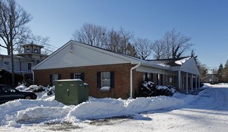 Plus de détails pour 550 E Main St, Riverhead, NY - Bureau à louer