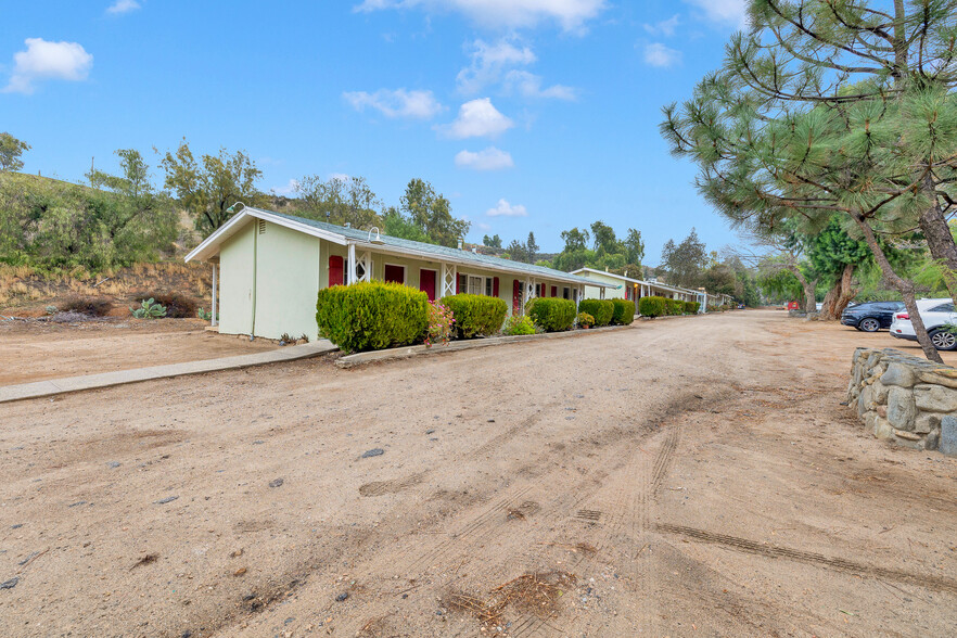 12117 Sierra Hwy, Santa Clarita, CA à vendre - Photo de l’immeuble – Image 2 sur 54