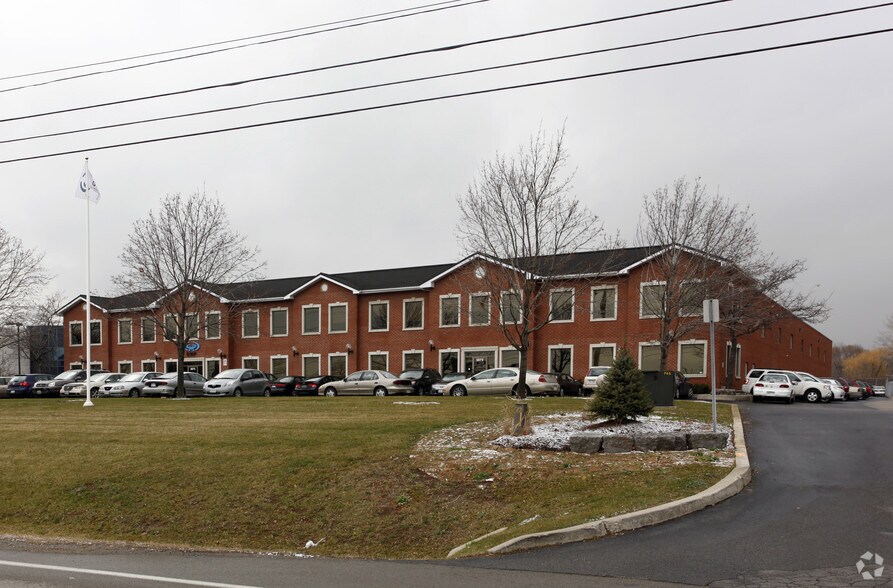 5075 N Service Rd, Burlington, ON à louer - Photo de l’immeuble – Image 2 sur 2