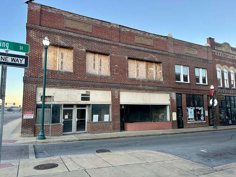 130 Spring St, Johnson City, TN à louer - Photo de l’immeuble – Image 3 sur 4
