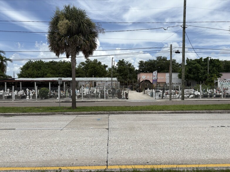 3611 Tyrone Blvd N, Saint Petersburg, FL à vendre - Photo de l’immeuble – Image 3 sur 7