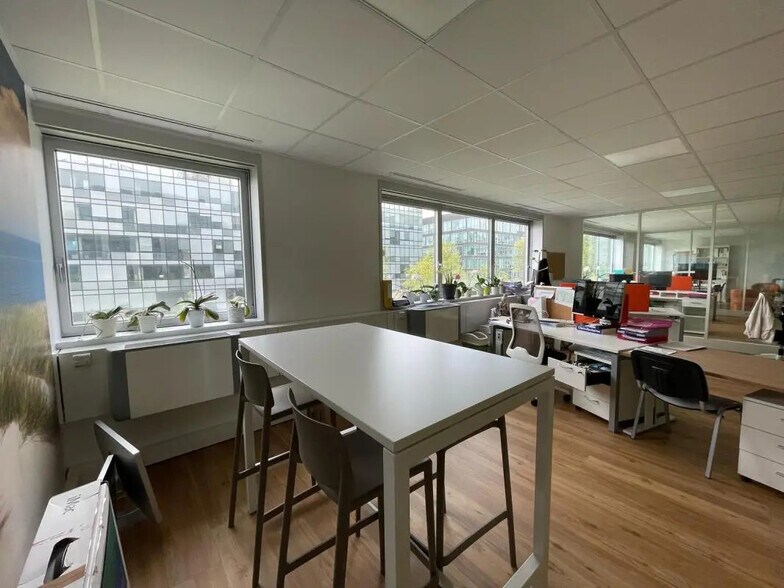 Bureau dans Noisy-le-Grand à louer - Photo de l’immeuble – Image 3 sur 9