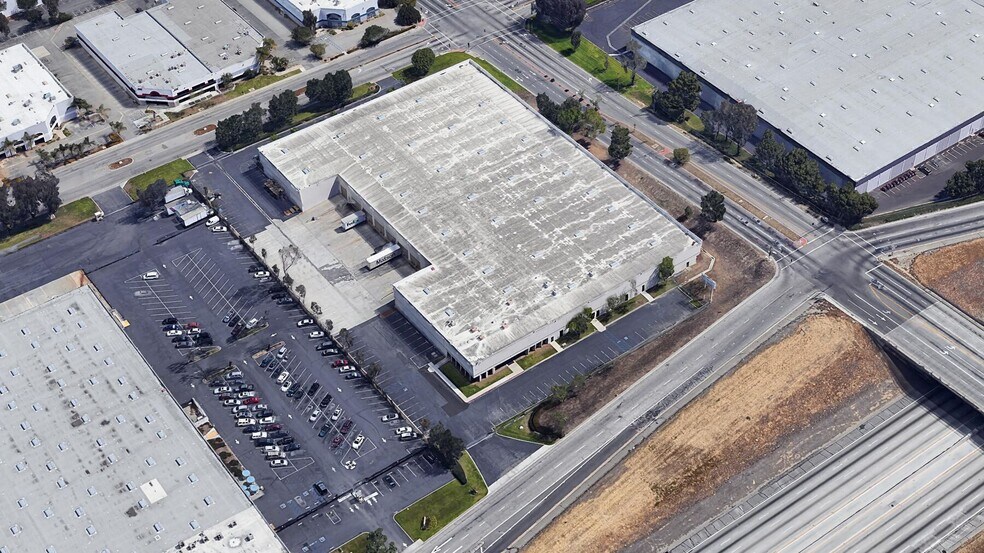 801 W Artesia Blvd, Compton, CA à louer - Photo de l’immeuble – Image 1 sur 5