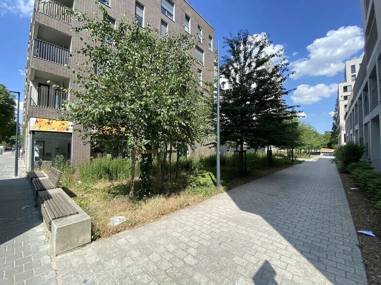 165 Rue De Paris, Bobigny à louer - Photo de l’immeuble – Image 2 sur 6