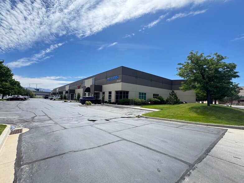 2181 W California Ave, Salt Lake City, UT à louer - Photo de l’immeuble – Image 2 sur 8