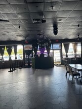 8874-8896 SW 24th St, Miami, FL à louer Photo intérieure– Image 2 sur 28